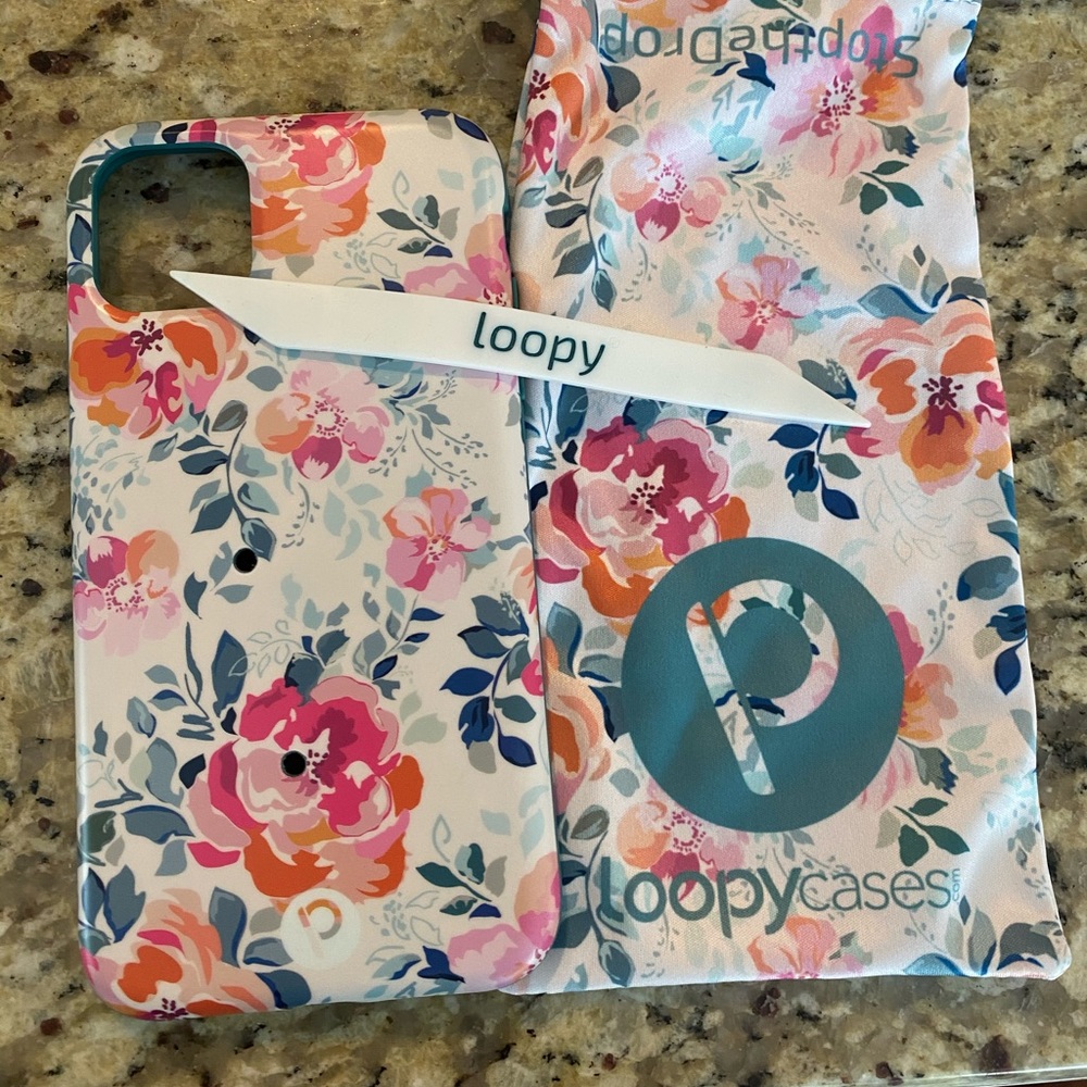 Loopy case iPhone 11 Gardenia pattern